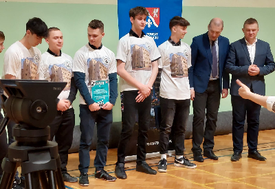 Drużyna z „Mechanika” zdobyła pierwsze miejsce w powiatowym konkursie na najlepszy film promujący szkoły